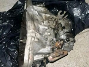 02-04 Rsx Type S Transmission. firm K20a2. Factory LSD.