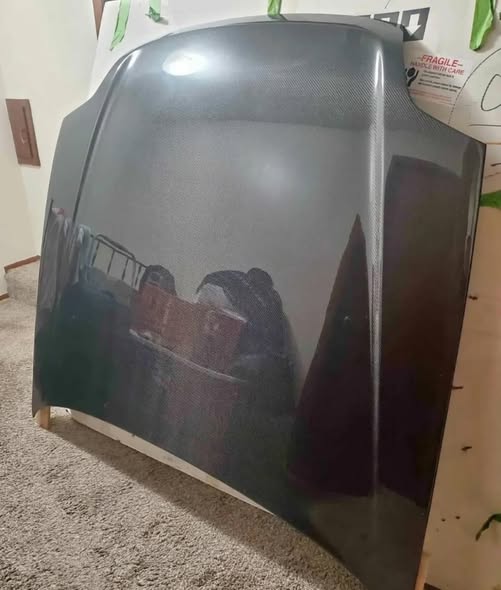 97-01 prelude Seibon Carbon Fiber hood
