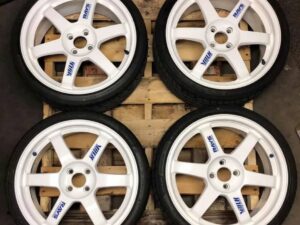 Rays TE37 OG white 18x7.5 40 offset 4x100.