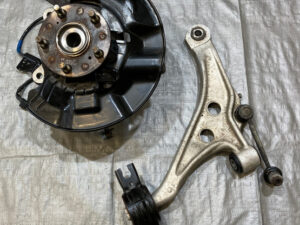2017-2019 FK8 Honda Civic Type R Driver Front Hub w/ Lower Control Arm / 75K