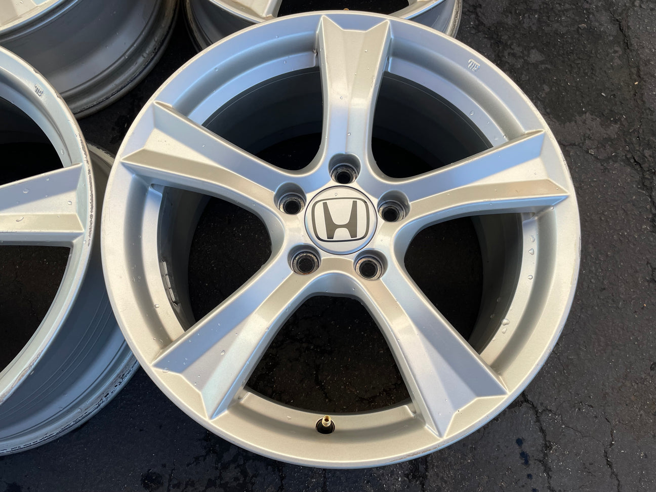 Honda S2000 OEM 17" Wheels (Silver) - Image 2
